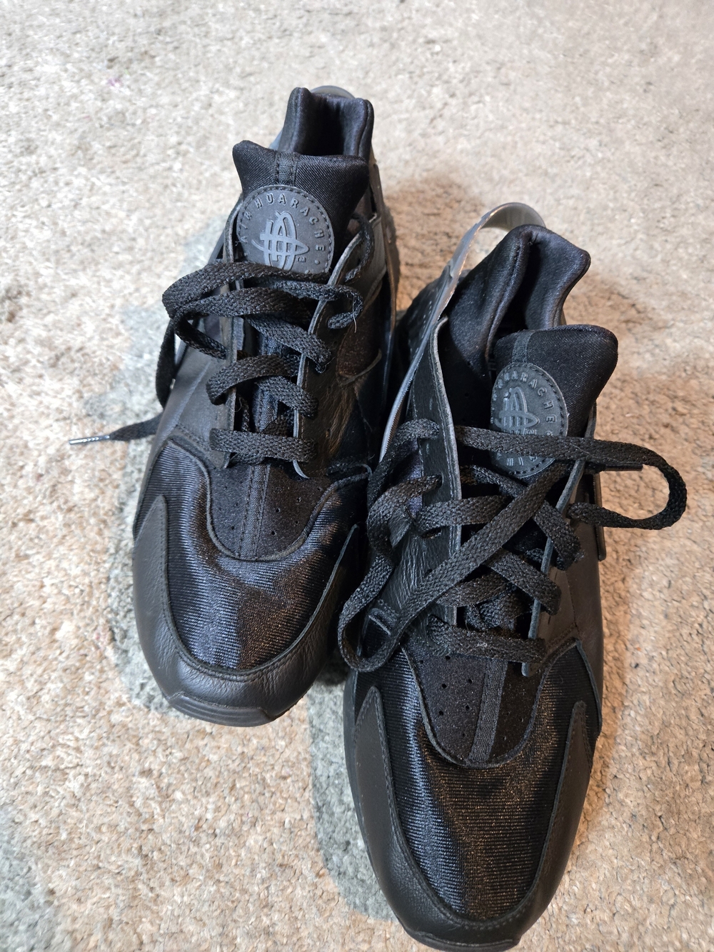 Nike Men’s Black  huaraches Size 12